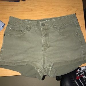 Women’s/Junior’s American Rag army green shorts